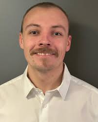 Bis zur Wahl werden wir euch nach und nach die Mitglieder unserer Liste  vorstellen. Beginnend mit unserem Listenplatz 15: Lukas Sinnhuber,  Elektrotechniker Als aktiver Fußallspieler setze ich mich für die  Interessen der