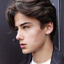 Just take this example as the haircut is elegant and chic. 50 Medium Length Hairstyles For Men Updated June 2021 Medium Length Hair Styles Medium Length Hair Men Mens Medium Length Hairstyles