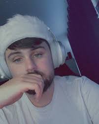 Profile for Leon Marshall