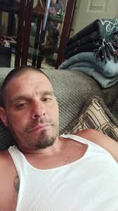 36 years old without filters and makeup divorced romantic I like to make  friends and something more. if you want the same follow me❤️‍🔥🔥  Https://linkr.bio/facebookevet