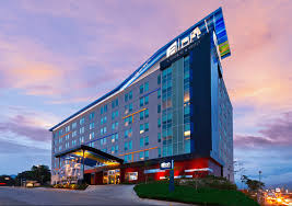 The hotel chain was founded in 1995 and currently owns 629 hotels. Hotel Chains Where Pets Stay Free Gopetfriendly Com