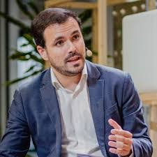 Andrew Fanning's Instagram, Twitter & Facebook