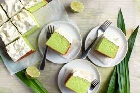 Resep kue bolu panggang yang satu ini juga sudah sangat umum dan mudah ditemukan. Resep Bolu Hijau Daun Pandan Simak Triknya Biar Berhasil