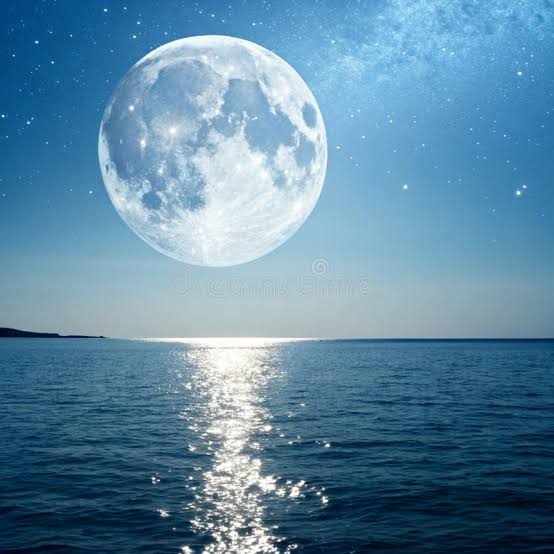 Full Moon Over Water. Full Blue Moon Over Cold Night Water Stock  Illustration - Illustration of naturalnight, fullmoon: 367243940