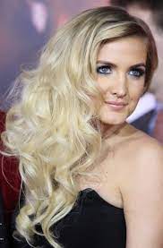 Its features, proportions and shape condition the choice of acceptable hairdos. 20 Best Hairstyles For Oblong Face Shape