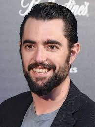 Dani Mateo's Instagram, Twitter & Facebook