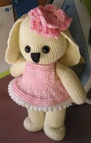 Honey Bunny Von Yvonne Boucher Free Pattern Boucher Bunny Freepattern Honey Von Yvonne Spielzeug Stricken Strickpuppe Stricken Geschenke