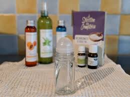 Nous Partageons Avec Vous Nos Recettes De Deodorant Maison Notre Retour D Experience Et Nos Rates En 2020 Deodorant Maison Deodorant Bicarbonate De Soude Alimentaire