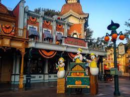 The Complete Guide To Halloween At Disneyland Paris Halloween Disneyland Paris Disney Paris Disneyland