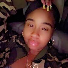 Mommy and daughter kicks, let's see them 10s.