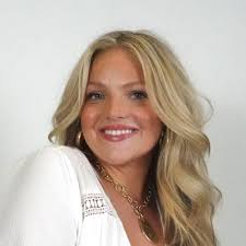 I'm excited to share that I'll be joining the Adobe Sales Academy this  summer as a BDR Intern in San Francisco!