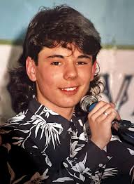 33 años de esta foto y los ojos me siguen brillando igual cuando el  universo me da la oportunidad de hacer música o simplemente soy espectador  de tanta gente a la que