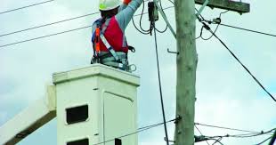 O casă pe pământ nu presupune un efort financiar doar pe parcursul procesului de achiziţie a terenului şi construirii acesteia, ci şi ulterior, după finalizarea lucrărilor. Racordarea La Curent GratuitÄƒ Pentru ToÅ£i Romanii