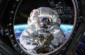 Long space missions harm astronauts' eyes and vision - Earth.com