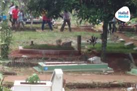 Ziarah kubur bukanlah bagian dari rukun iman dan rukun islam. Ziarah Kubur Jelang Ramadhan Yang Disunnahkan Ini Pahalanya Menurut Syech Nawawi Hallo Bogor