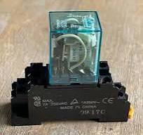 OMRON MY2NJ RELAY 24VDC 8 PIN WITH OMRON PYF08A-3 SOCKET BASE | eBay