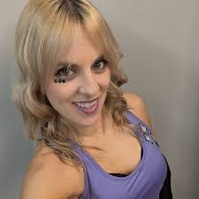 Caroline Sweet's Instagram, Twitter & Facebook