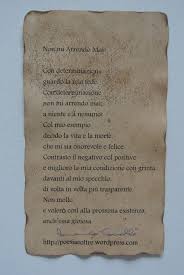 Tanto ti aspetterò ti guarderò abbracciare il tuo amore e poi ti parlerò di qualunque cosa per non farti dire come stai forse tu non mi vedrai ma io sarò sempre dietro non mi arrendo. Papirizzata Poesia E Oltre