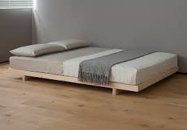 Position wherever you would like on the frame. Attraktives Bett Ohne Kopfteil Dekorieren Betten Ohne Kopfteile Homesfeed Kopfteil Bed Without Headboard Minimalist Bed Platform Bed Designs