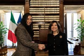 Una nuova stagione della politica si è aperta e maria elisabetta alberti casellati, dal 24 marzo presidente del senato e ora incaricata dal presidente. Ksa Mission To Eu On Twitter Maria Elisabetta Alberti Casellati Pres Casellati President Of The Italian Senate Received Her Royal Highness Princess Lamia Bint Majid Al Saud Secretary General Of The Alwaleed Philanthropies