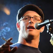 He was previously married to stephanie luby and scarlett stone. Corey Taylor Posts Neck Surgery Update Metal Amino