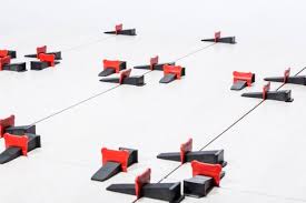 Il faut les placer de manière à obtenir un espace convenable tout en serrant les carreaux de carrelage. 26 Idees De Technologie Poser Du Carrelage Technologie Comment Poser Du Carrelage