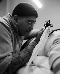 Some redrawn flash originally done by the one and only Daniel Higgs. I've  always admired these pieces and had to redraw these so I can tattoo them.  I've been practicing and redrawing