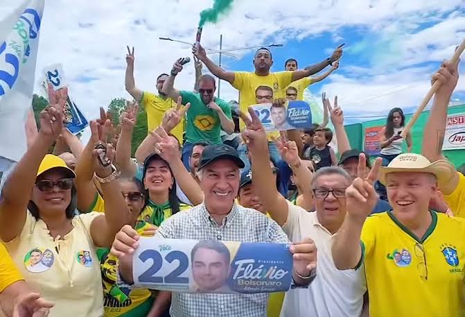 Missão Flávio 22 mobiliza os 79 municípios de MS com carreatas e adesivaços  na reta final da eleição presidencial - Conecte MS