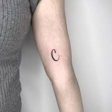 Voir plus d'idées sur le thème tête de mort, dessin crâne, idées de tatouages. Small Tattoos Discover Tiny Ideas For Your Next Tattoo