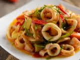 Ambil udang dan masukkan bersama dengan bawang daun, dan masak. Udang Goreng Sos Tiram Bersama Saderi