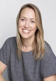 Deborah Pink's Instagram, Twitter & Facebook