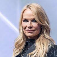 Seksivideoskandaali vei Pamela Andersonin nöyryyttävään kuulusteluun:  ”Sitten alkoivat tungettelevat kysymykset”