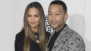 Chrissy teigen is an american fashion model and influencer. Fehlgeburt Us Model Chrissy Teigen Hat Ihr Baby Verloren Augsburger Allgemeine