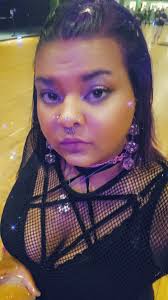 Sharing profile picture edits