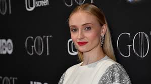 Sophie Turner Reveals Blunt Bangs | Teen Vogue