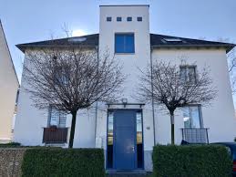 Hier wohnen sie nahe des stadtkerns und haben die. 3 Zimmer Wohnung Zum Verkauf Karmeliterstrasse 48 53229 Bonn Beuel Mapio Net