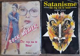 Het vandag 'n nuwe boek vir my Rodney Seale versameling by die vlooimark  gekry. Hierdie boeke kon mens altyd help om die beste musiek en films te  vind. : r/afrikaans