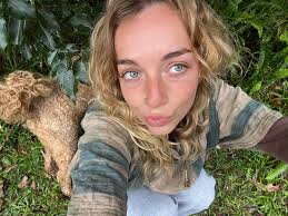 I drew my kitty, Sasha! 😽✨ Anybody else have a silly-sitter?