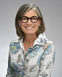 Lisa Lovallo's Instagram, Twitter & Facebook