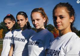 Personnaliser votre maillot de foot tel que vous le souhaitez. Egalite Salariale Dans Le Foot Des Joueuses Americaines Se Rebellent Sur Le Terrain Terrafemina
