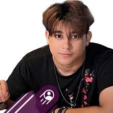 Marco Ballesteros's Instagram, Twitter & Facebook