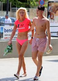 She's also in bachelor nation. Lauren Harries Puckers Up To Toyboy Connor In Benidorm Daily Mail Online