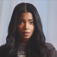 Kenny Chesney & Megan Moroney just tearing it up! And yes, the tractor will  always be sexy. -Dana 🤠