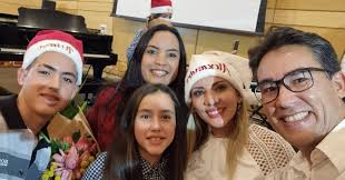 Felices y orgullosos de nuestra hermosa Eluney, hoy participando en el  Recital de Piano ofrecido en el hotel Venetur #Margarita Te amamos hija ♥️