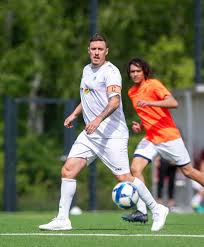 Max Kruse kommt mit 1500 Euro teurem Rucksack zu seiner Kreisliga-Premiere  | MOPO