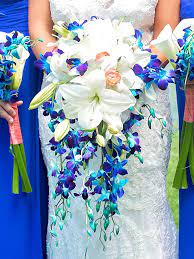Blue wedding stylish flowers as the traditional classic flowers like calla lilies, tulips and roses are not available … if you choose to go for silk flowers instead of fresh, you will find a good choice of shades of blue. The Best Blue Wedding Flowers And 16 Gorgeous Blue Bouquets