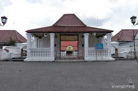 Maybe you would like to learn more about one of these? 8 Makna Arsitektur Masjid Gedhe Kauman Yogyakarta
