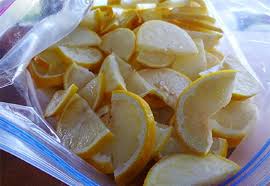 Combinaţia de bicarbonat de sodiu, suc de lămâie, usturoi şi miere reprezintă un medicament tibetan, extrem de apreciat, care ar lupta împotriva cancerului. Lamaie Congelata Cu Bicarbonat Despre ViaÈa Din Romania