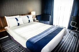 Manchester hotel with free parking, close to the o2 apollo and the national cycling centre. Holiday Inn Express Manchester City Centre Oxford Road