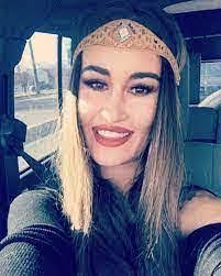 Eva Beveridge's Instagram, Twitter & Facebook